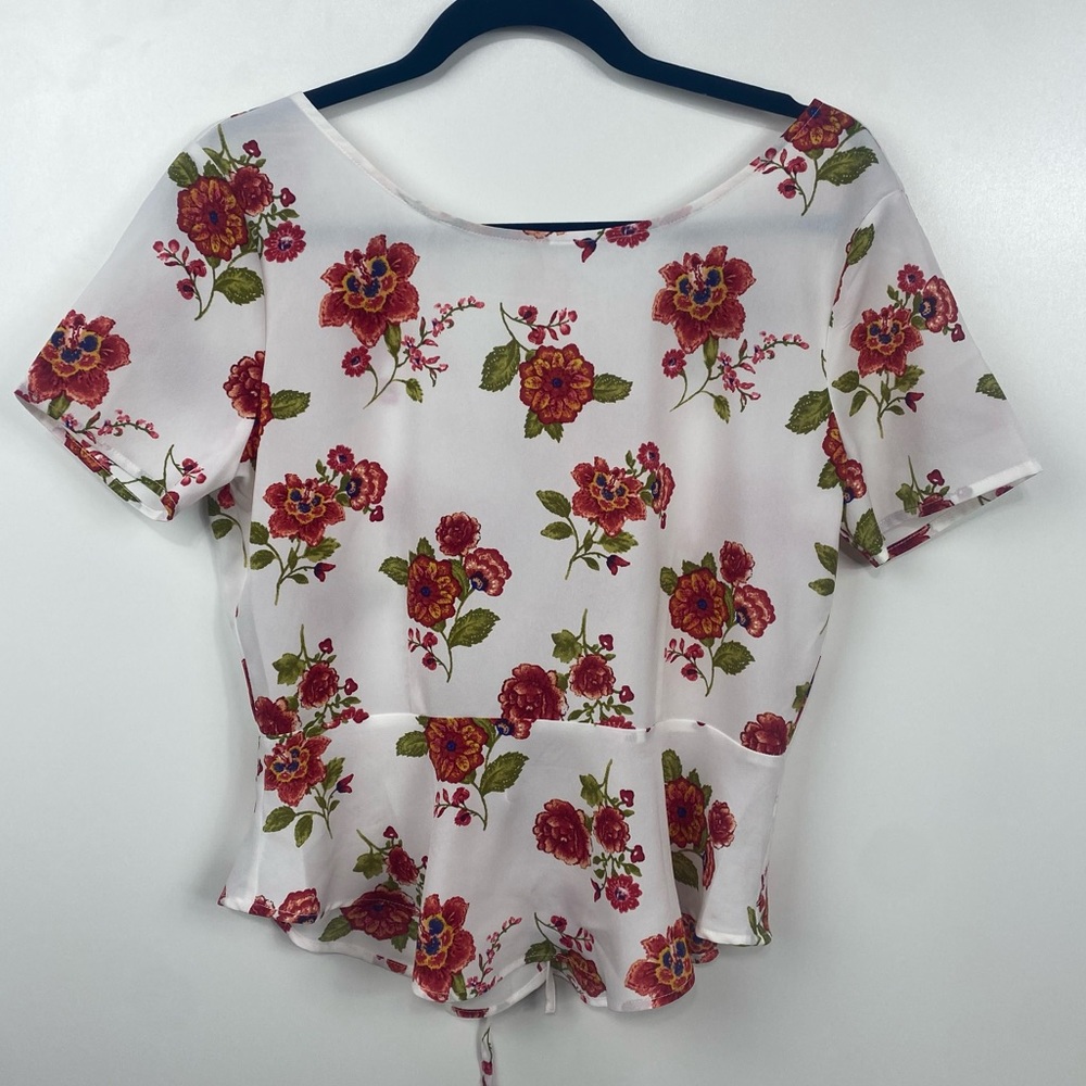 Forever 21 Top Floral Open Lace Up Back Size Large